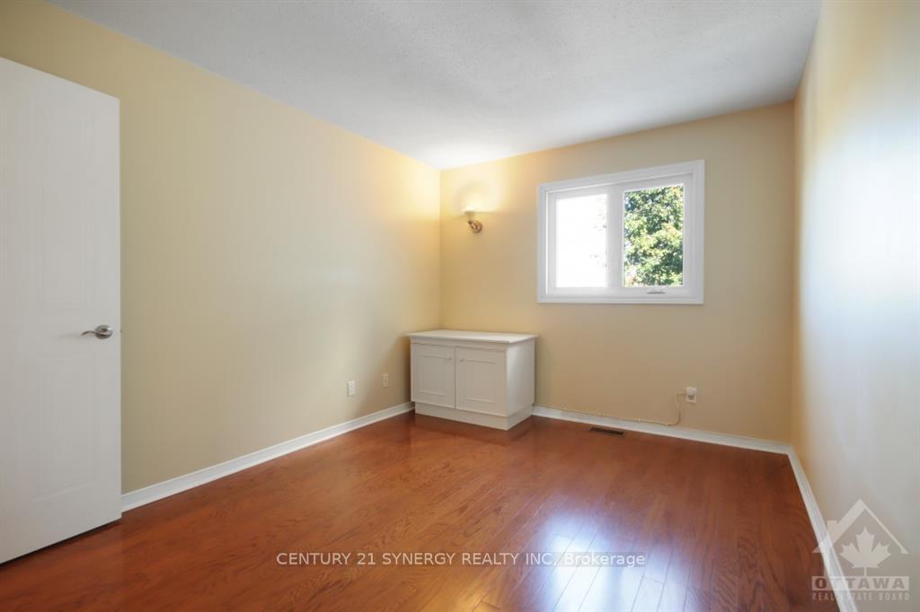 Photo 23 of 532 Pocono Crescent, Ottawa, Fallingbrook/Gardenway South — HOMEH