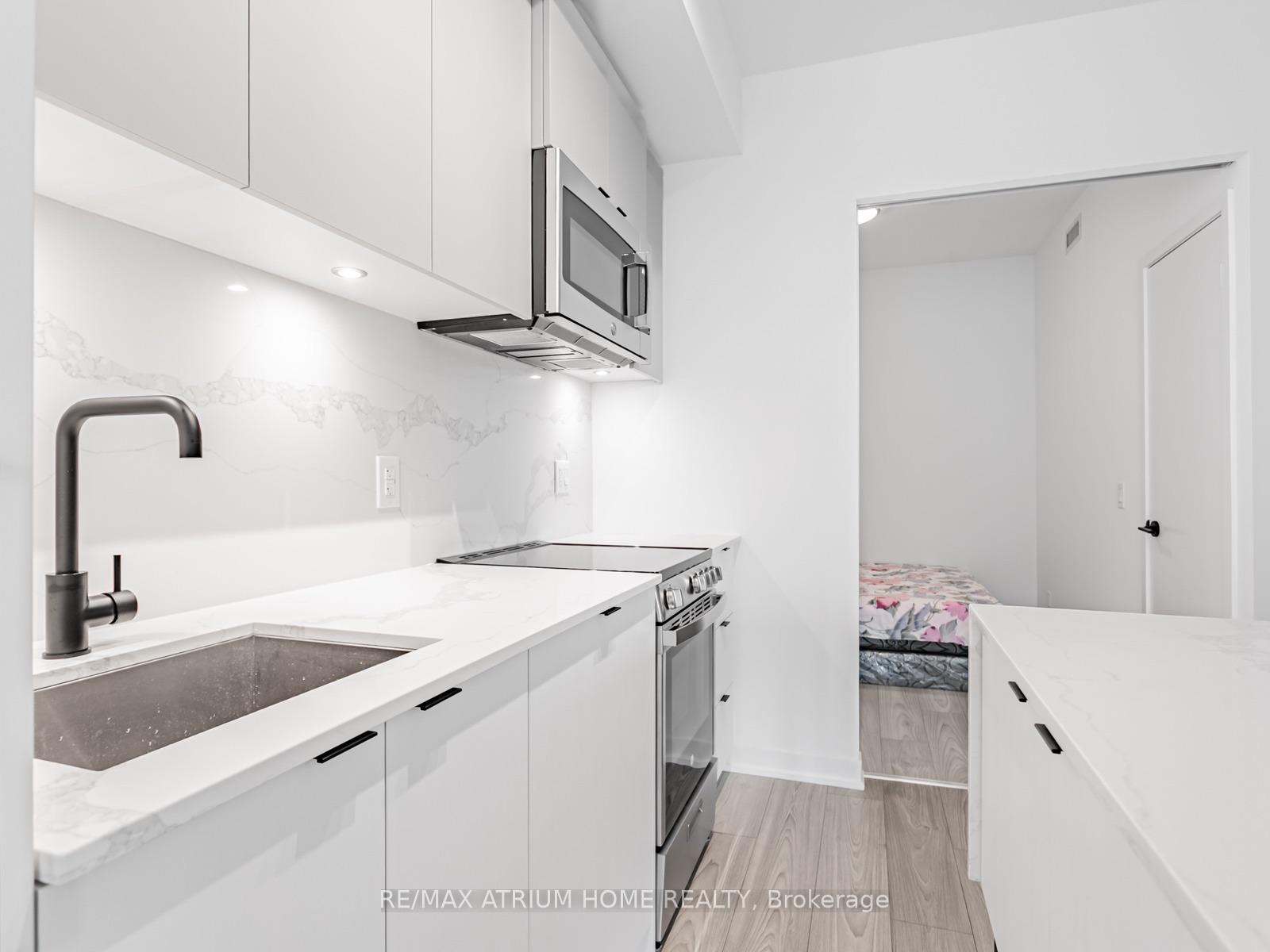 Photo 3 of Unit 827, 285 Dufferin Street, Toronto, South Parkdale — HOMEH