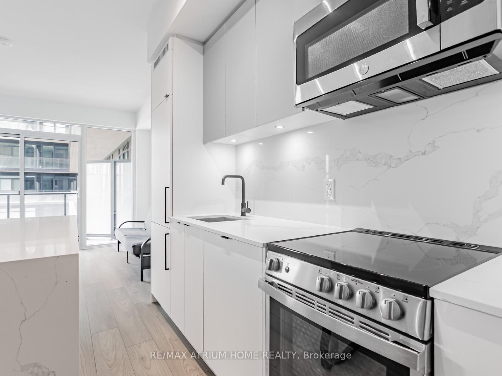 Photo 4 of Unit 827, 285 Dufferin Street, Toronto, South Parkdale — HOMEH
