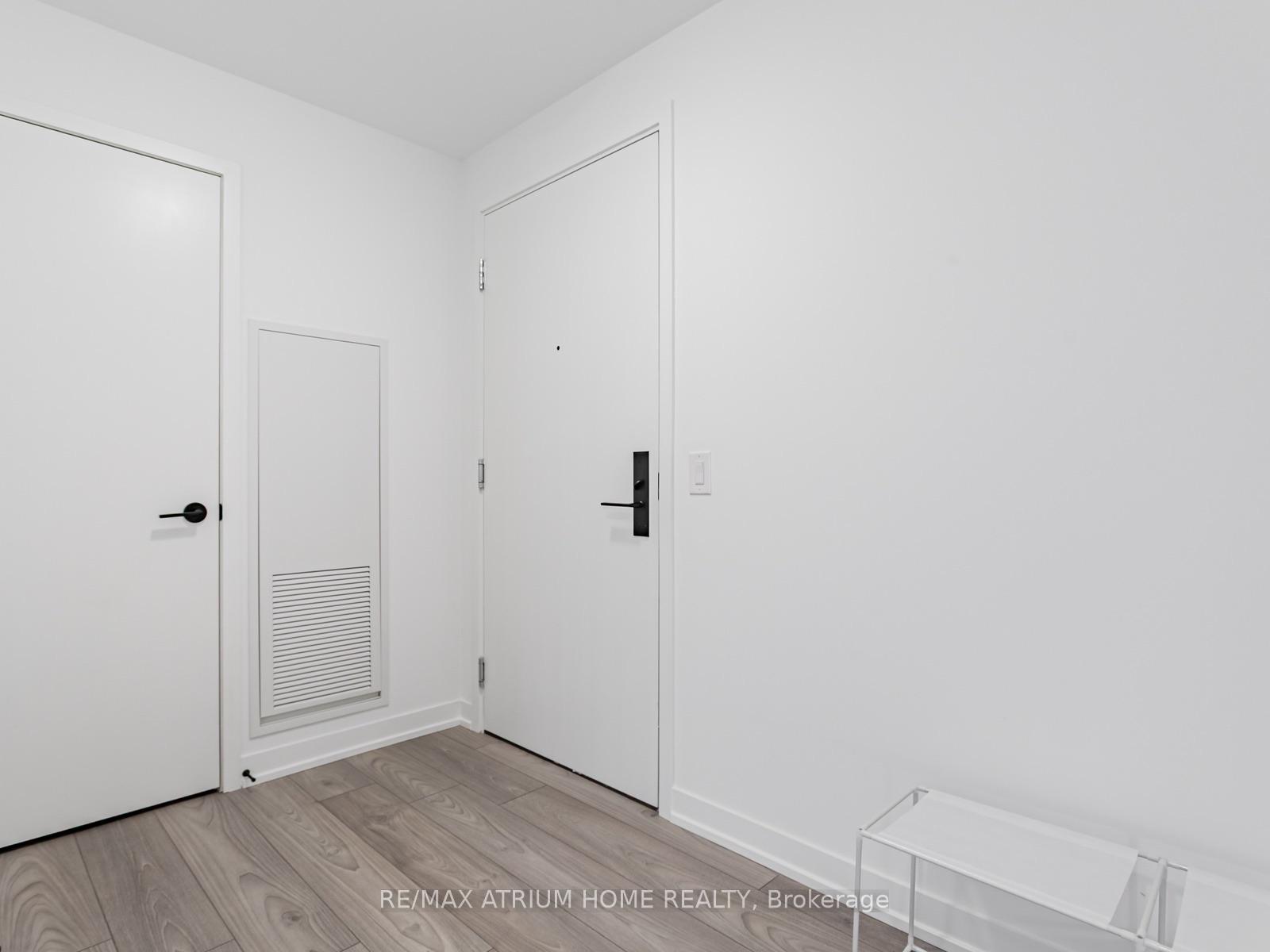 Photo 5 of Unit 827, 285 Dufferin Street, Toronto, South Parkdale — HOMEH