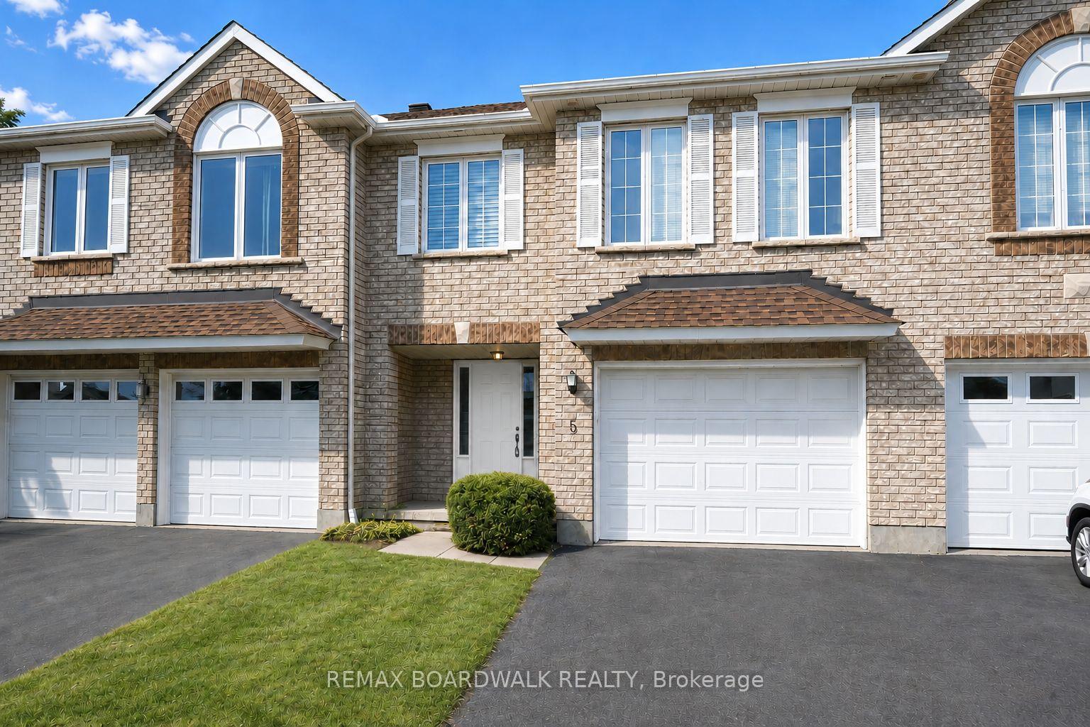 Photo of 5 Maple Park Private