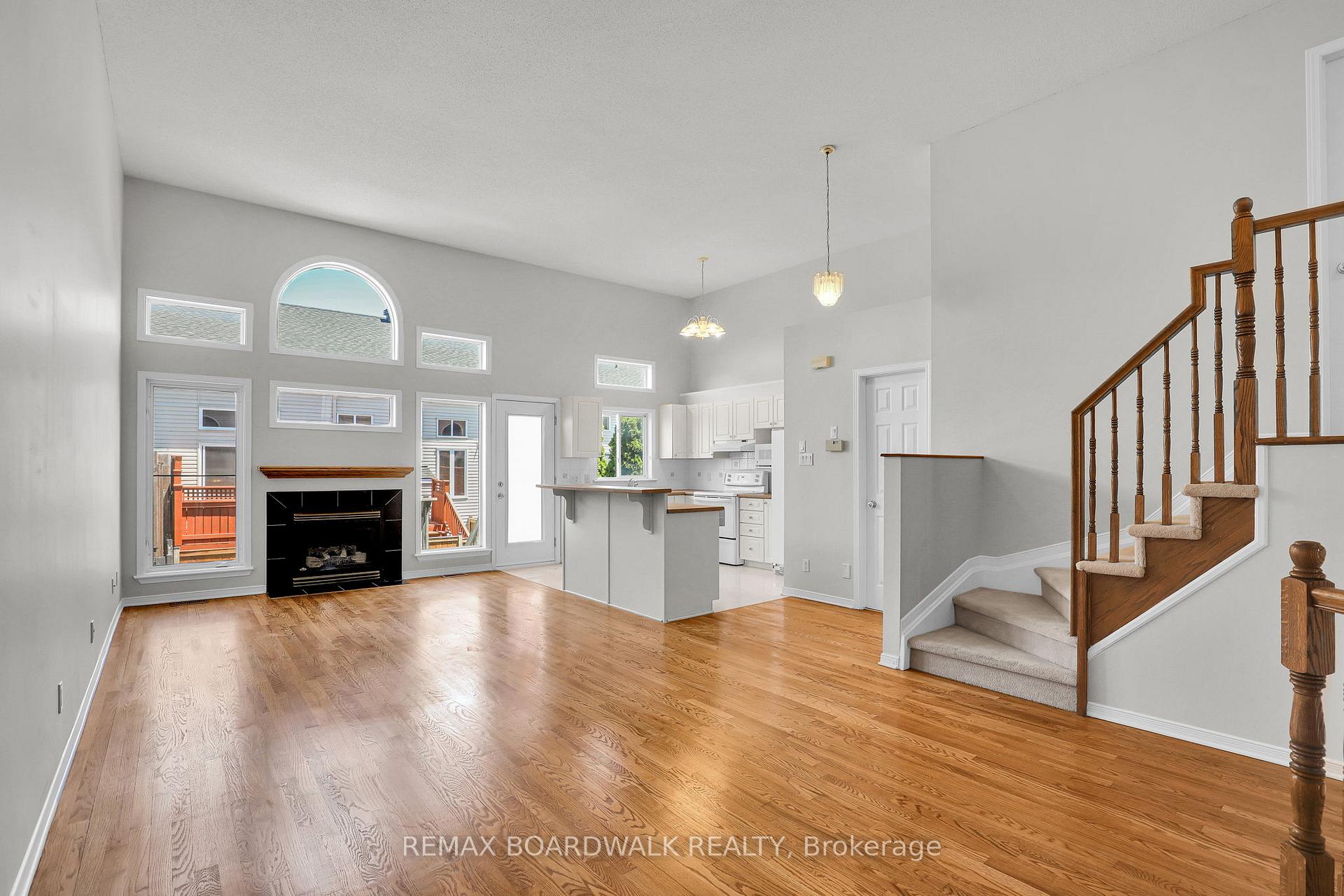 Photo 2 of 5 Maple Park Private, Ottawa, Upper Hunt Club — HOMEH