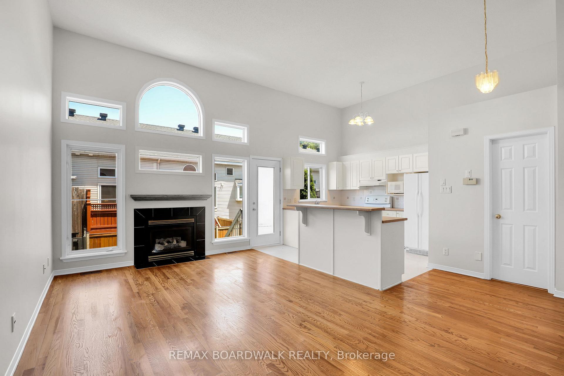 Photo 8 of 5 Maple Park Private, Ottawa, Upper Hunt Club — HOMEH