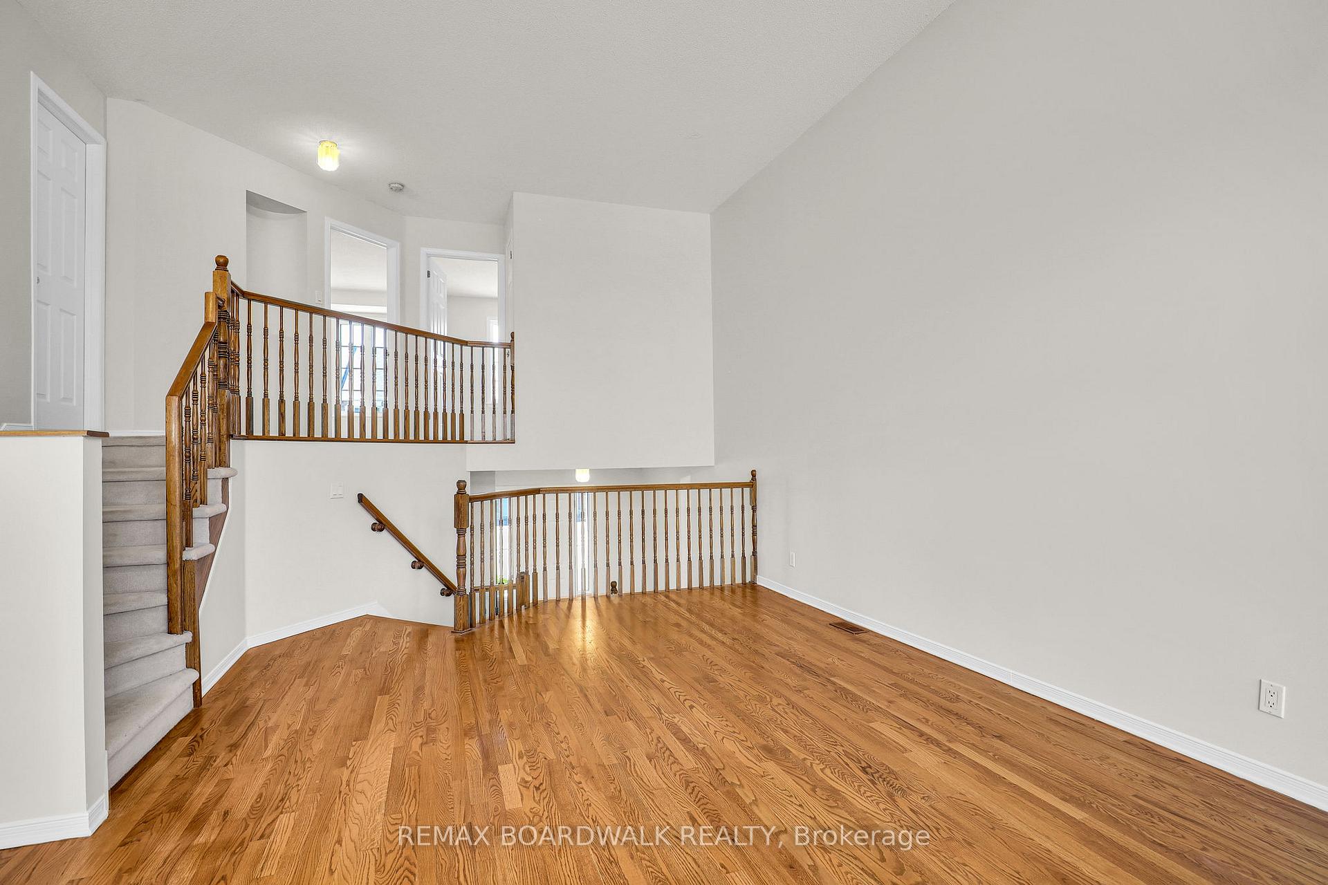 Photo 11 of 5 Maple Park Private, Ottawa, Upper Hunt Club — HOMEH