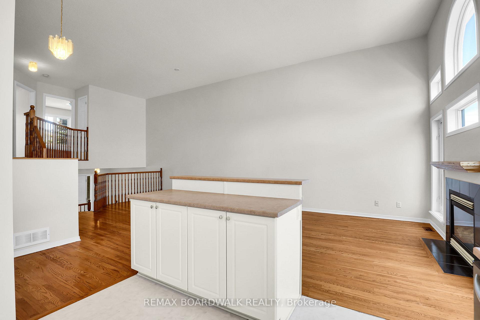 Photo 15 of 5 Maple Park Private, Ottawa, Upper Hunt Club — HOMEH