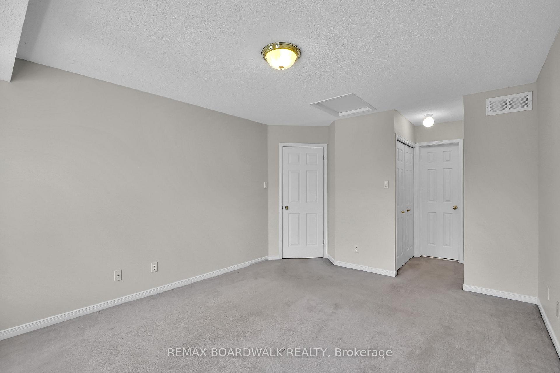 Photo 19 of 5 Maple Park Private, Ottawa, Upper Hunt Club — HOMEH