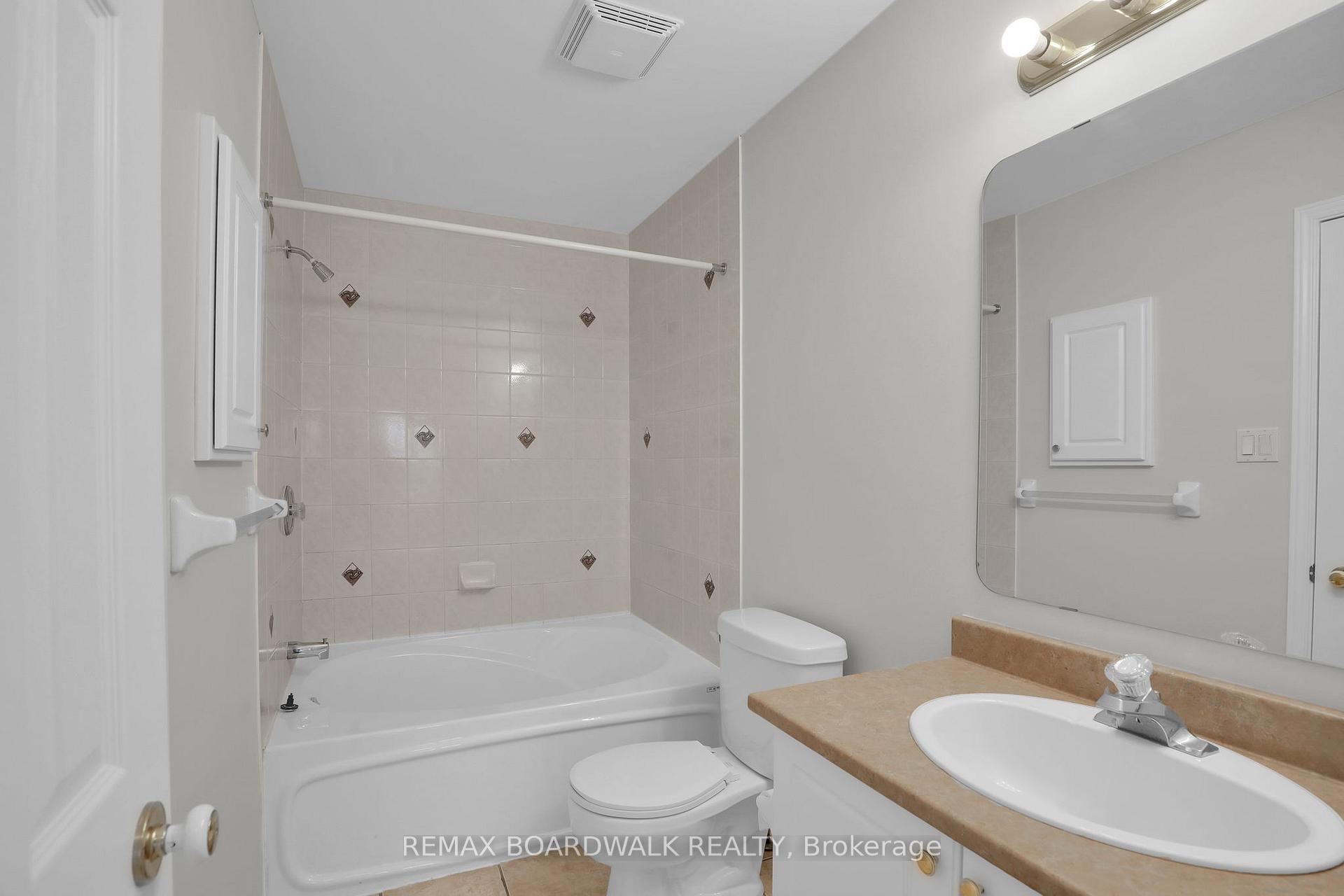 Photo 23 of 5 Maple Park Private, Ottawa, Upper Hunt Club — HOMEH