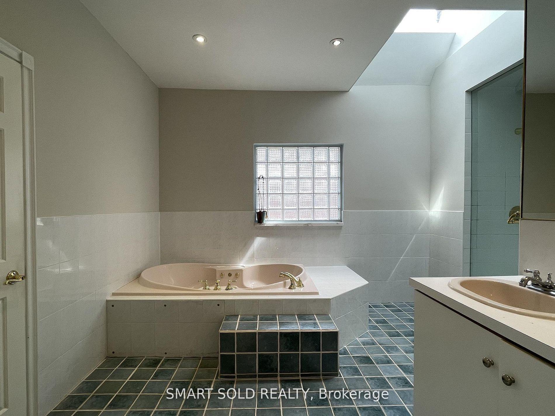 Photo 11 of 42 Amelia Street, Toronto, Cabbagetown-South St. James Town — HOMEH