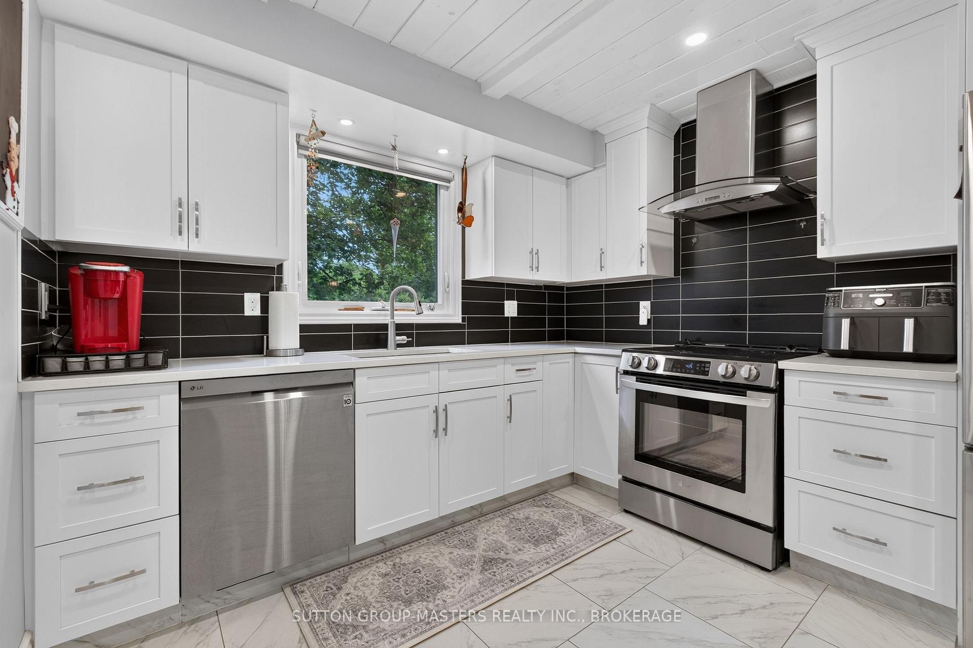 Photo 14 of 4415 Bath Road, Loyalist, Amherstview — HOMEH