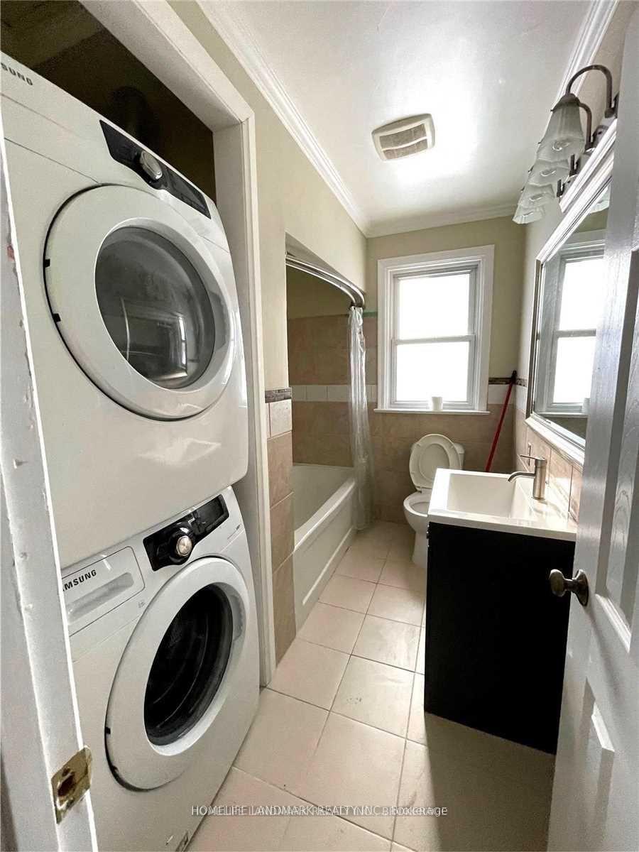 Photo 10 of Unit Upper, 25 Edgemont Drive, Brampton, Brampton North — HOMEH