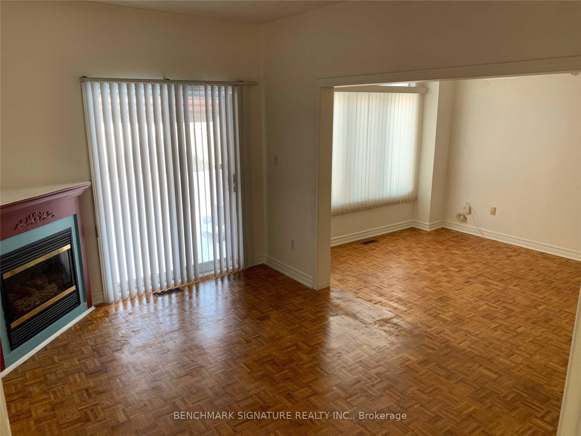 Photo 3 of 102 Greensboro Drive, Markham, Milliken Mills West — HOMEH