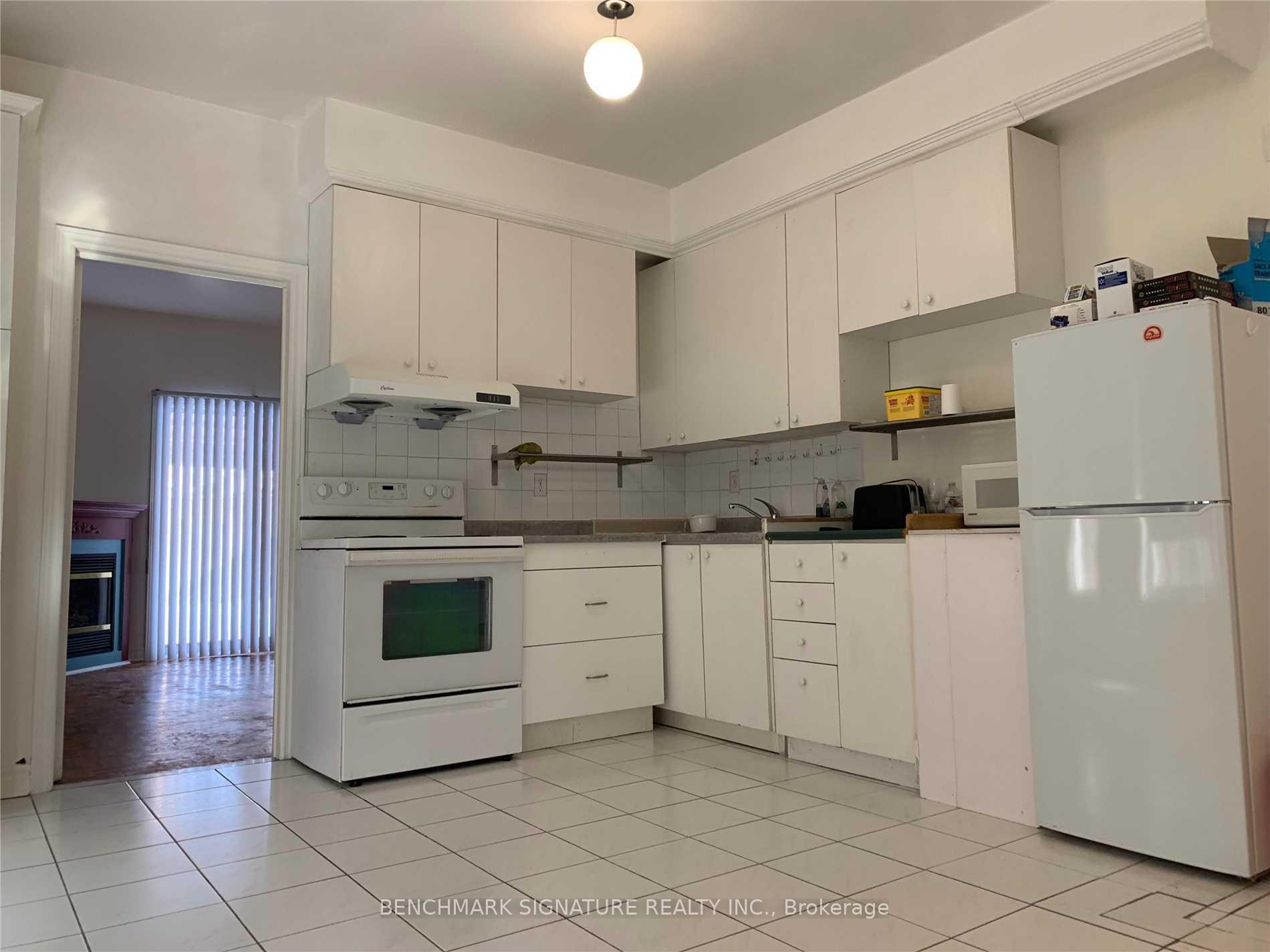 Photo 4 of 102 Greensboro Drive, Markham, Milliken Mills West — HOMEH