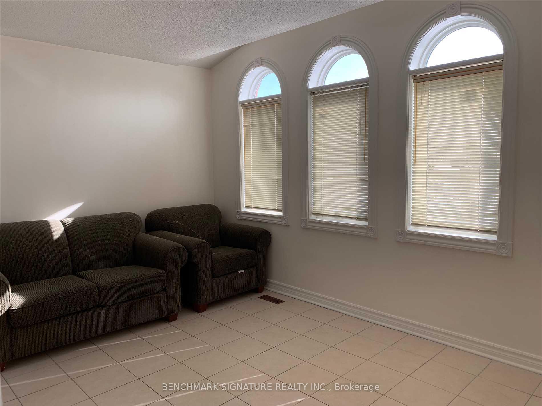 Photo 9 of 102 Greensboro Drive, Markham, Milliken Mills West — HOMEH