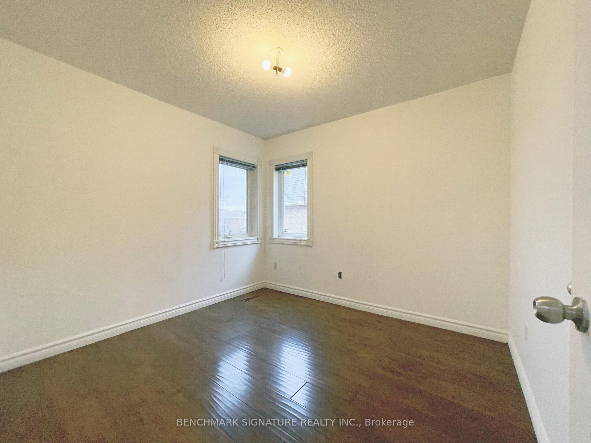 Photo 11 of 102 Greensboro Drive, Markham, Milliken Mills West — HOMEH