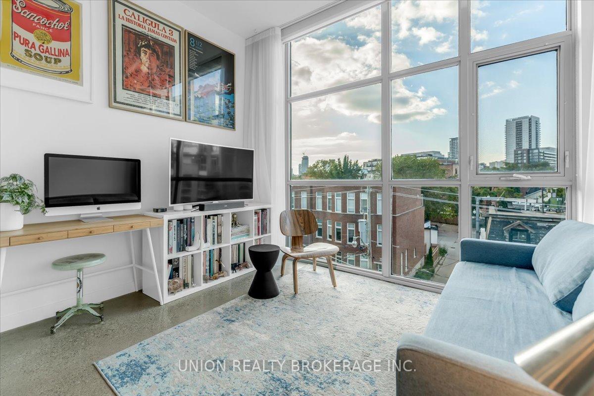 Photo 4 of Unit 404, 569 King Street E, Toronto, Moss Park — HOMEH