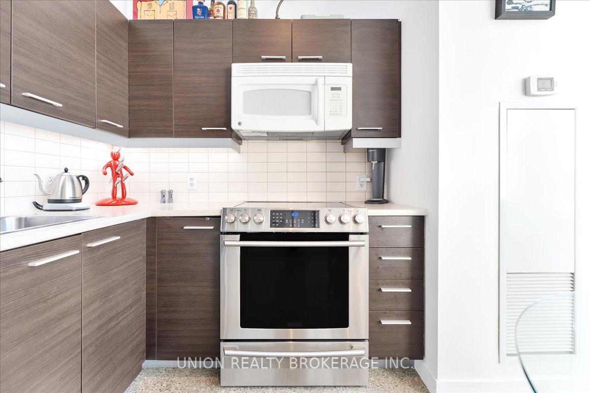 Photo 14 of Unit 404, 569 King Street E, Toronto, Moss Park — HOMEH