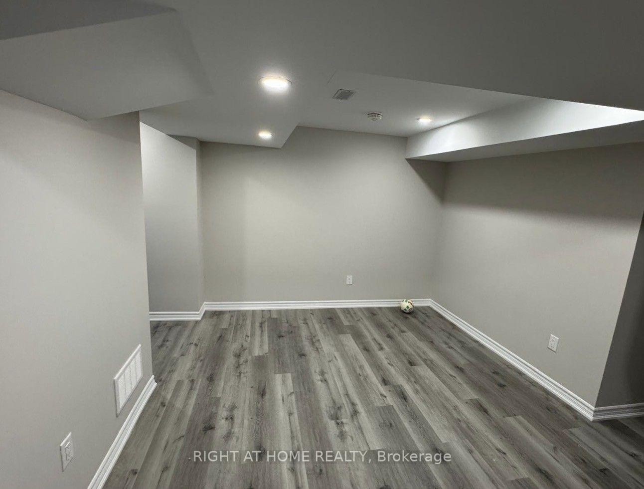 Photo 3 of 2956 Westoak Trails Boulevard, Oakville, Westmount — HOMEH