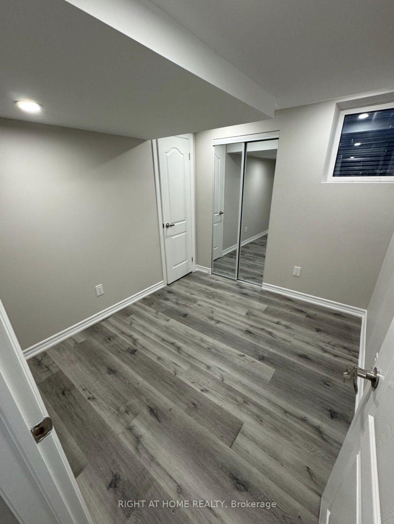Photo 5 of 2956 Westoak Trails Boulevard, Oakville, Westmount — HOMEH