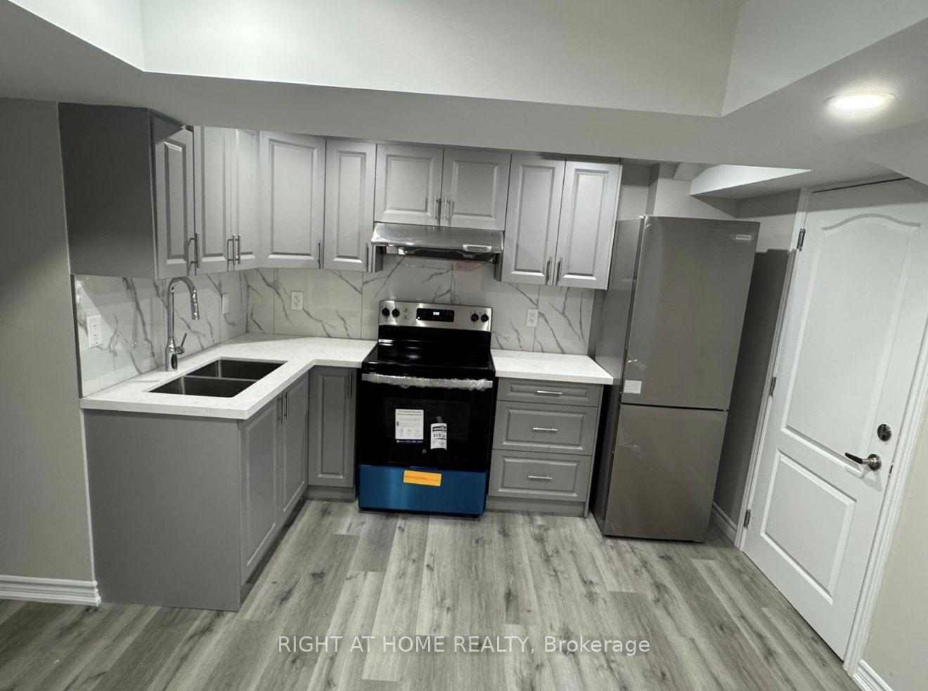 Photo 4 of 2956 Westoak Trails Boulevard, Oakville, Westmount — HOMEH