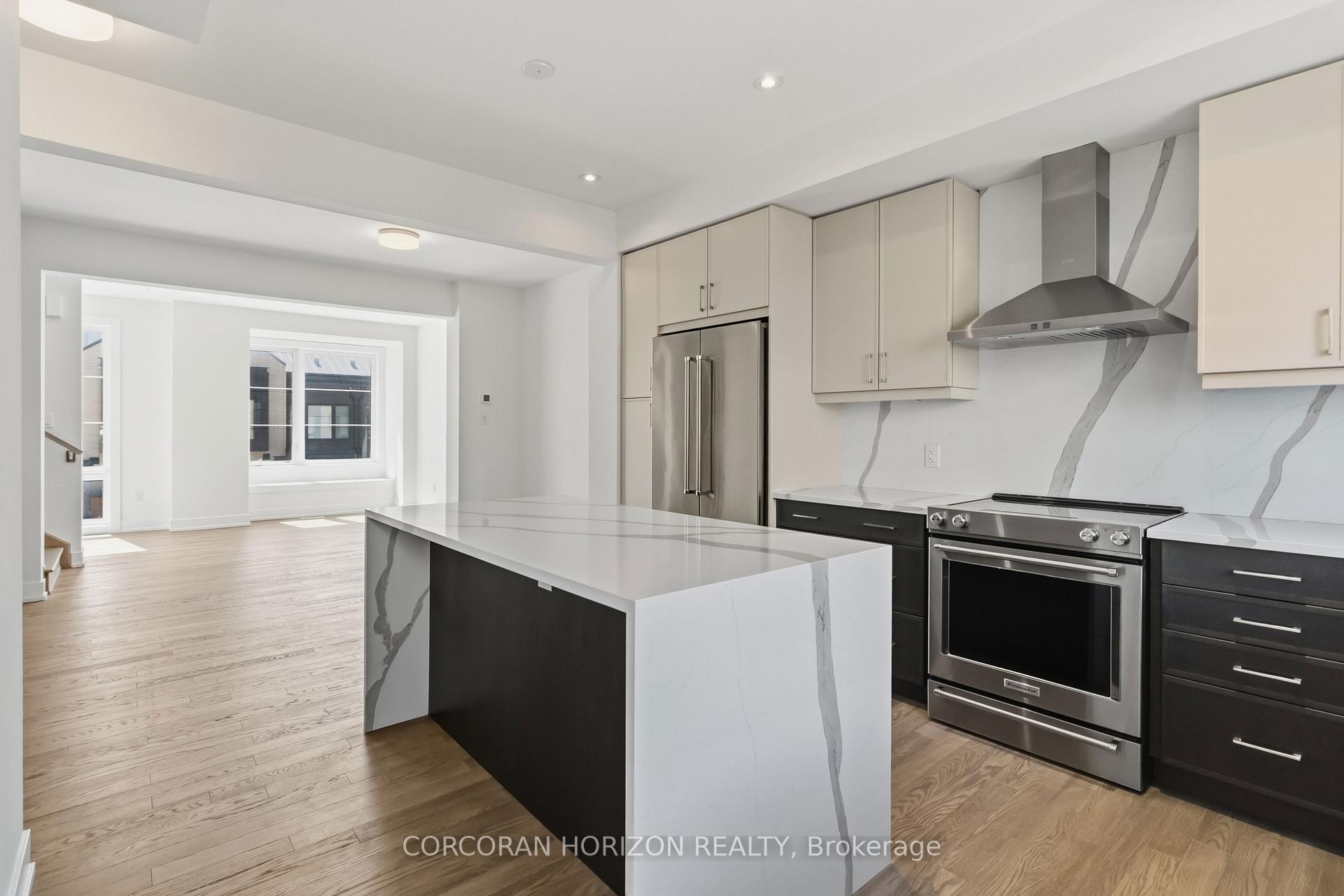 Photo 2 of Unit 38, 2273 Turnberry Road, Burlington, Rose — HOMEH