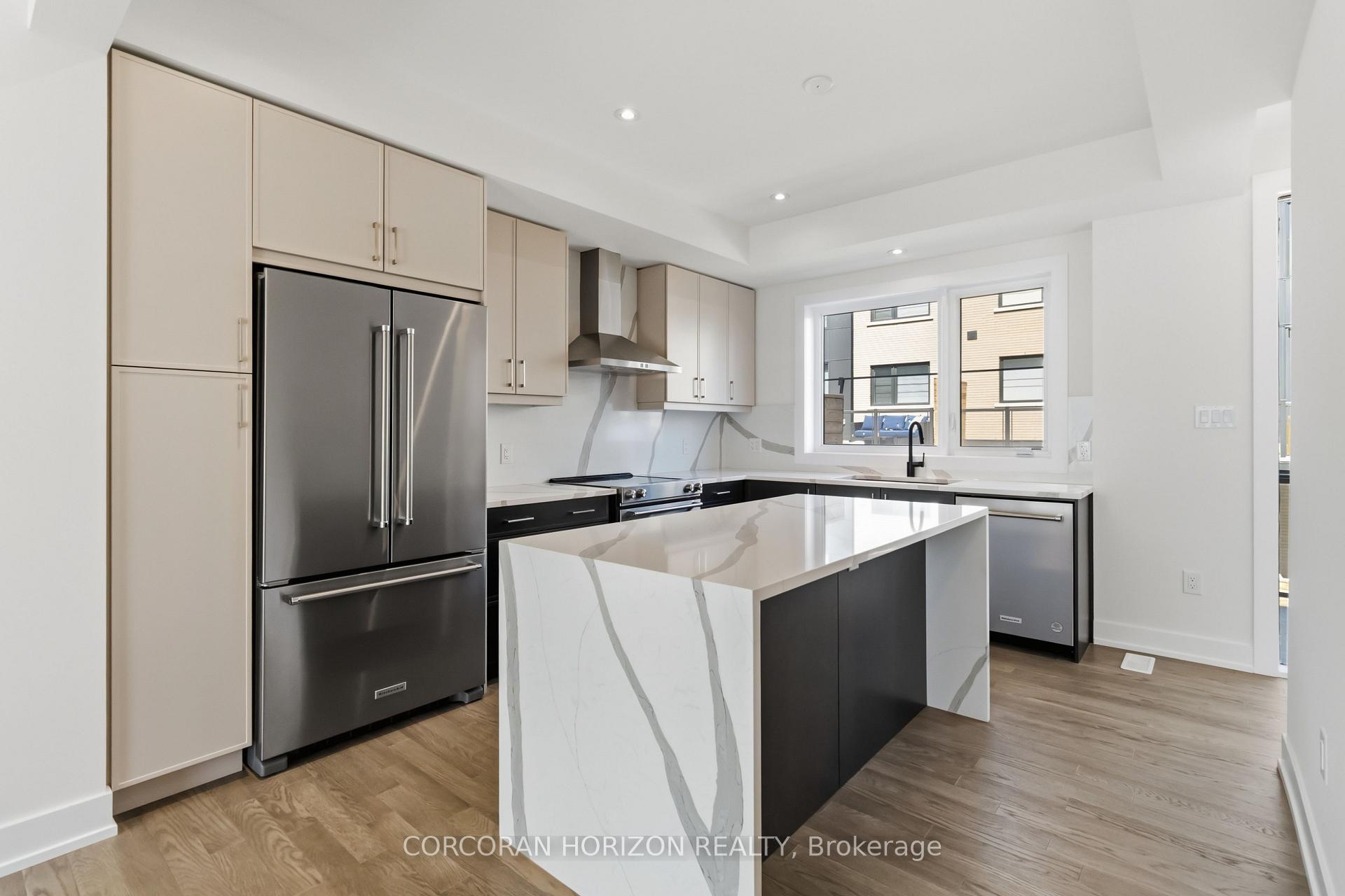 Photo 3 of Unit 38, 2273 Turnberry Road, Burlington, Rose — HOMEH