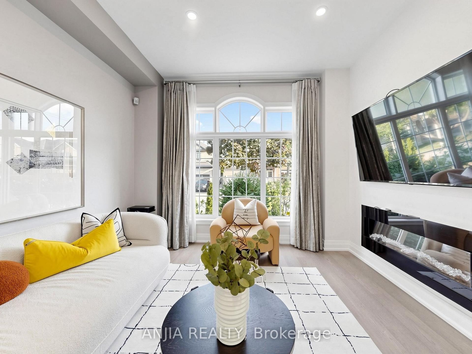 Photo 8 of 12 Gardenia Crescent, Markham, Cachet — HOMEH