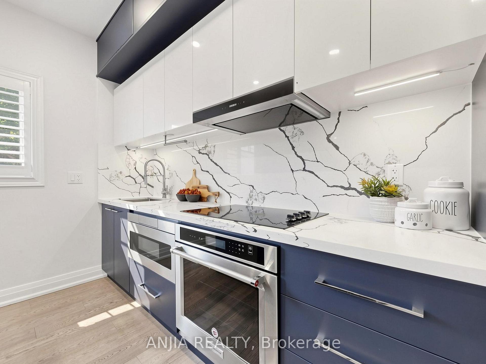 Photo 11 of 12 Gardenia Crescent, Markham, Cachet — HOMEH