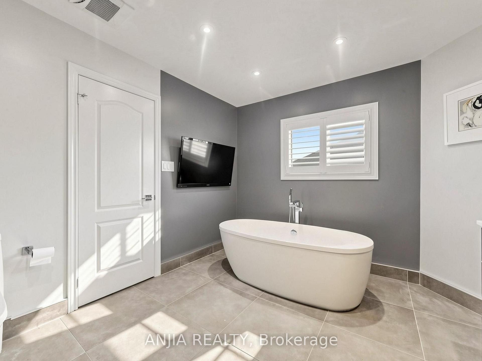 Photo 36 of 12 Gardenia Crescent, Markham, Cachet — HOMEH
