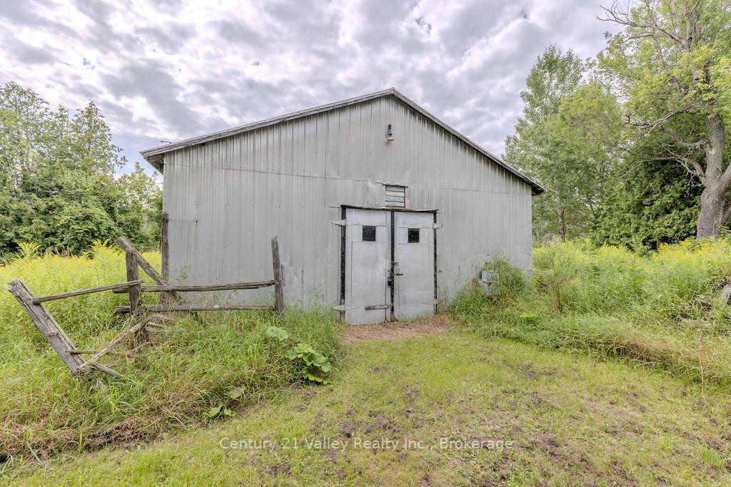 Photo 7 of 290 Pucker Street, Renfrew, Renfrew — HOMEH