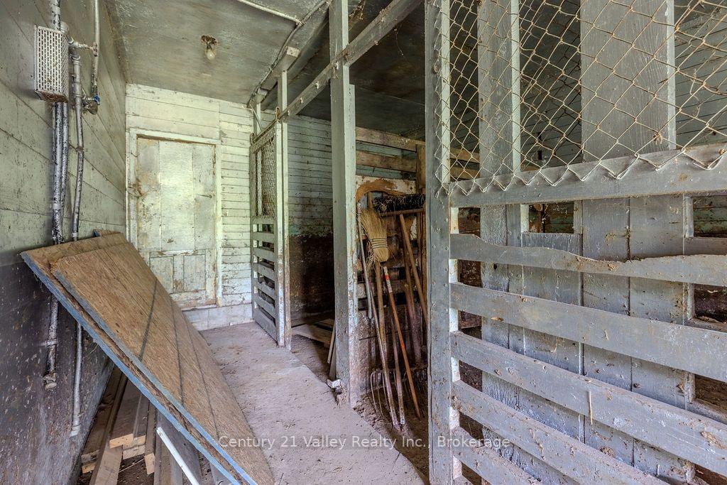 Photo 10 of 290 Pucker Street, Renfrew, Renfrew — HOMEH