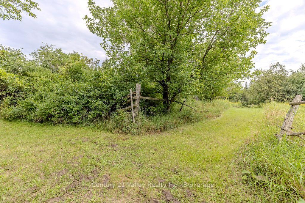 Photo 17 of 290 Pucker Street, Renfrew, Renfrew — HOMEH