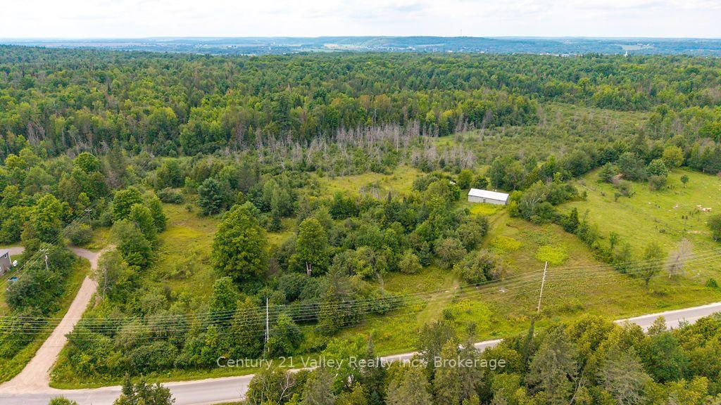 Photo 20 of 290 Pucker Street, Renfrew, Renfrew — HOMEH