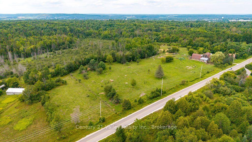 Photo 18 of 290 Pucker Street, Renfrew, Renfrew — HOMEH
