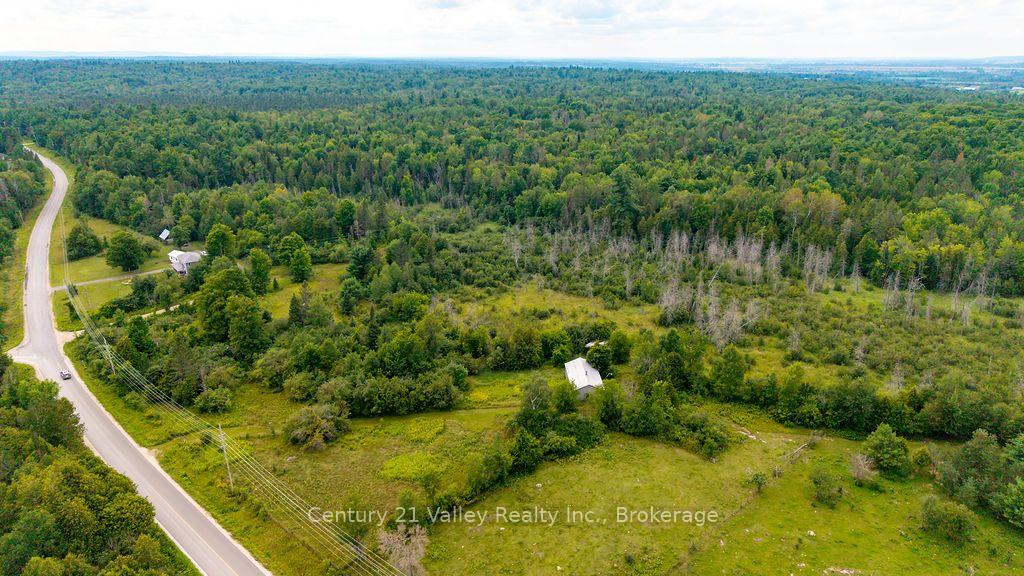 Photo 25 of 290 Pucker Street, Renfrew, Renfrew — HOMEH