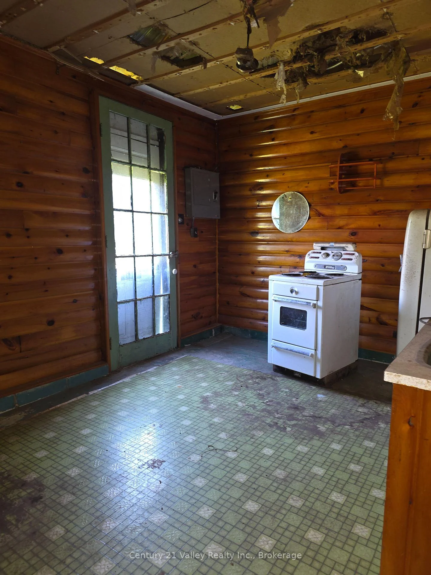 Photo 14 of 290 Pucker Street, Renfrew, Renfrew — HOMEH