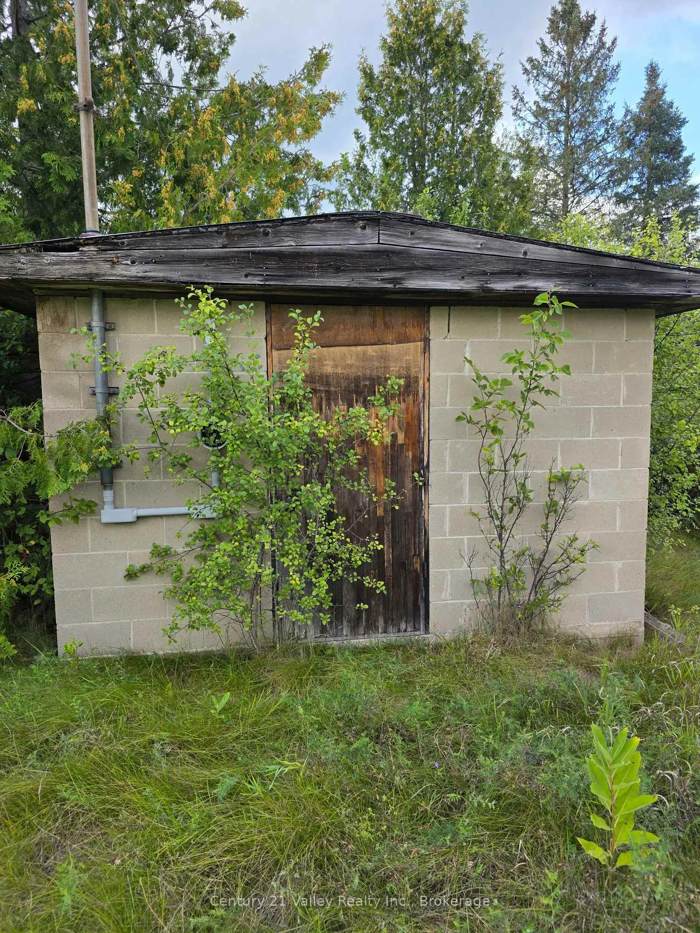 Photo 23 of 290 Pucker Street, Renfrew, Renfrew — HOMEH