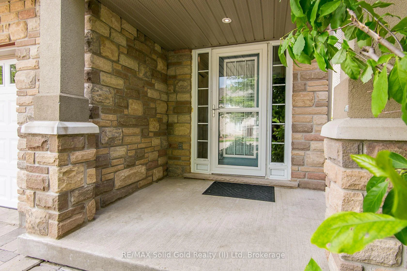 Photo 2 of 563 Woolgrass Avenue, Waterloo, Erbsville/Laurelwood — HOMEH