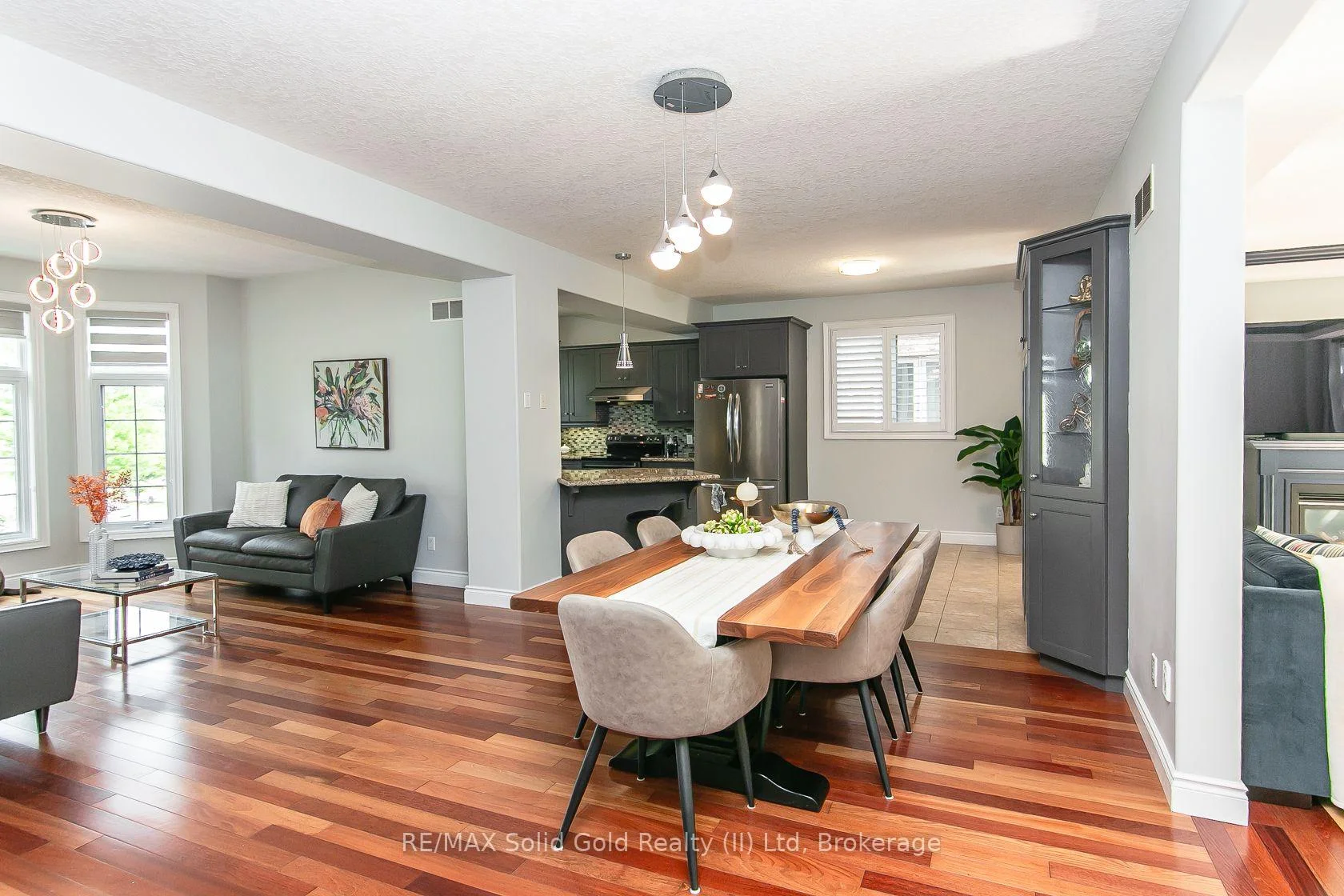 Photo 8 of 563 Woolgrass Avenue, Waterloo, Erbsville/Laurelwood — HOMEH