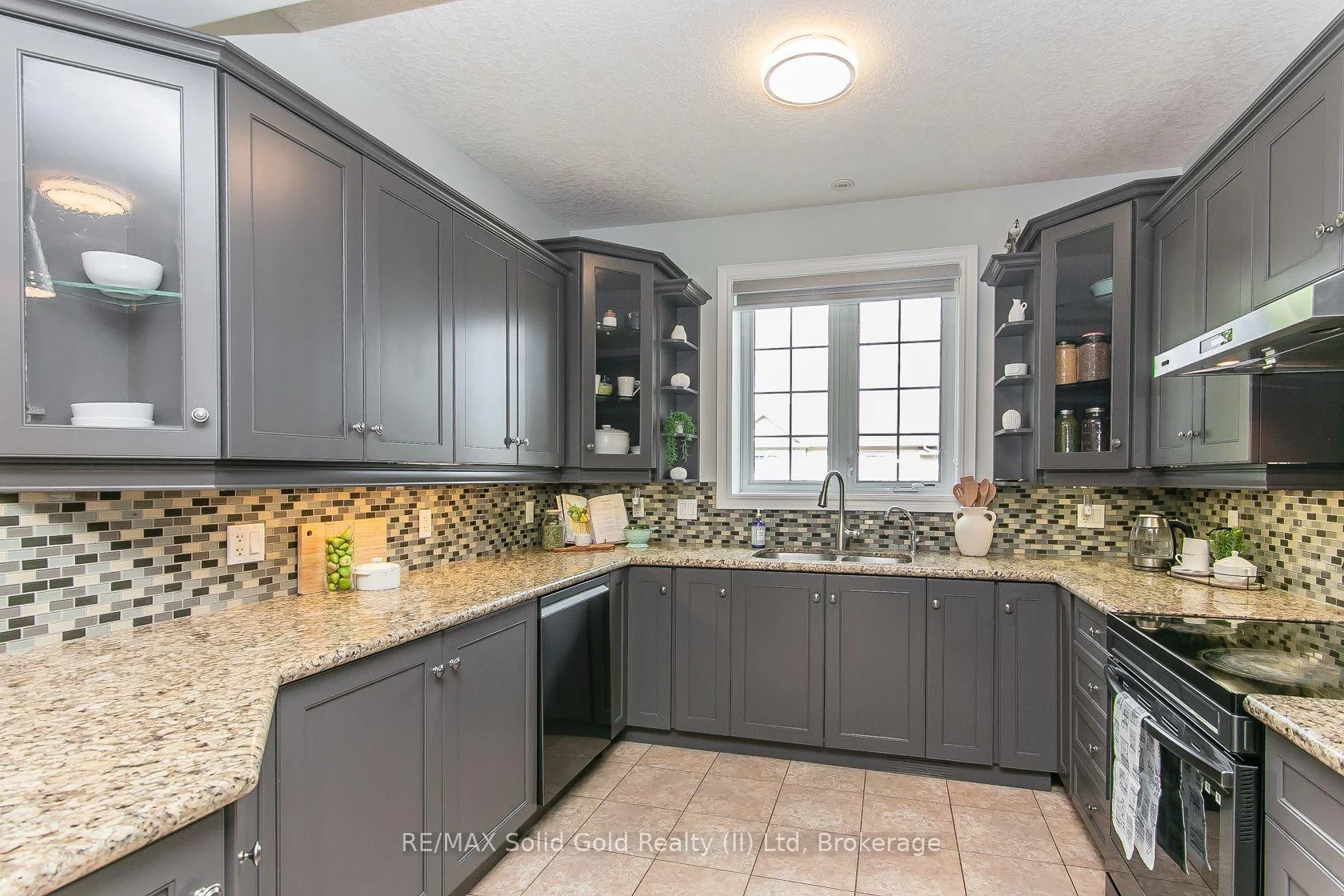 Photo 14 of 563 Woolgrass Avenue, Waterloo, Erbsville/Laurelwood — HOMEH