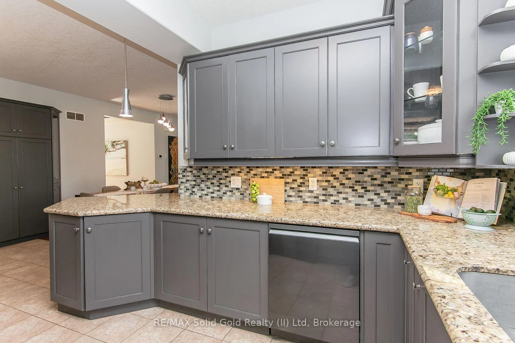 Photo 15 of 563 Woolgrass Avenue, Waterloo, Erbsville/Laurelwood — HOMEH