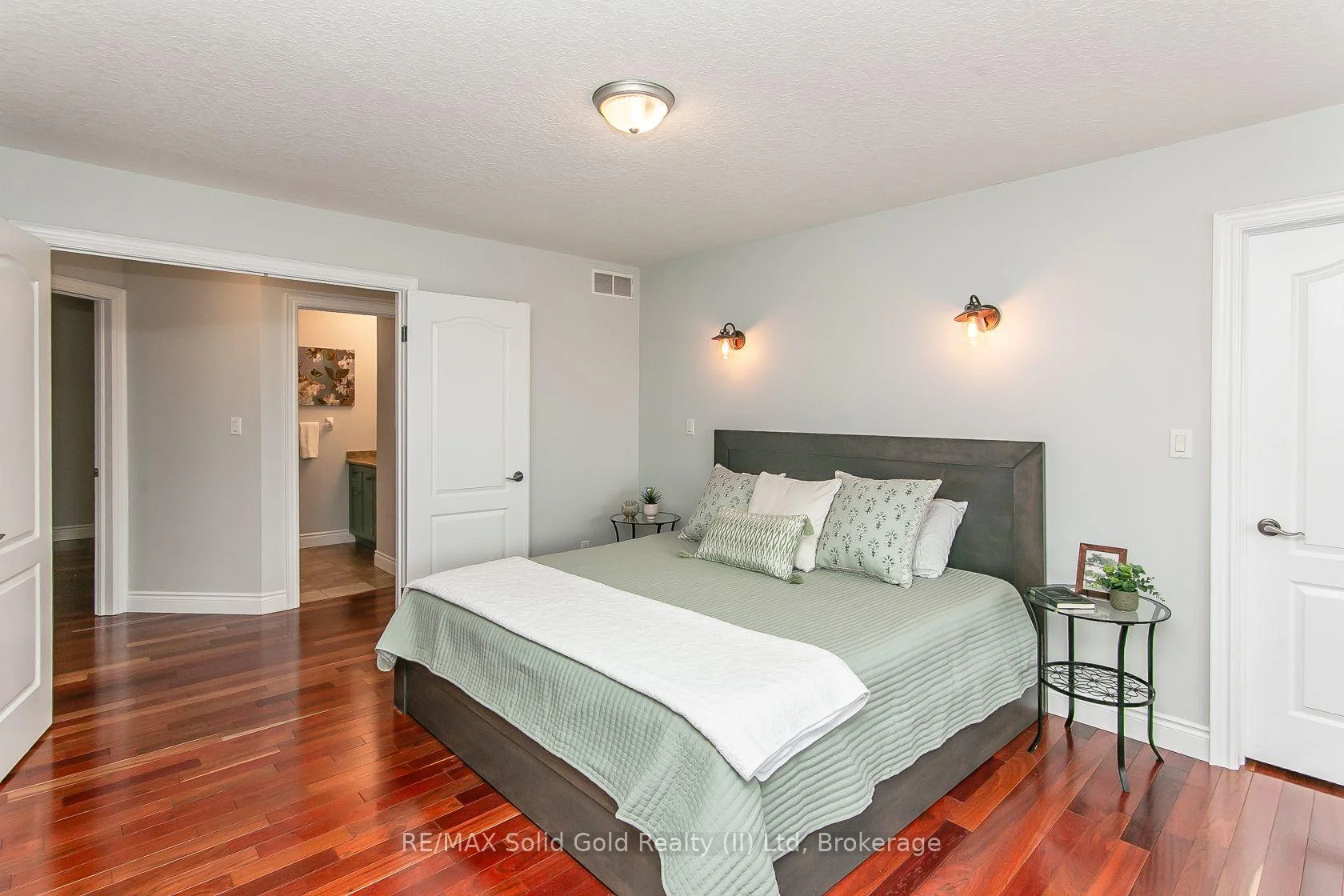 Photo 22 of 563 Woolgrass Avenue, Waterloo, Erbsville/Laurelwood — HOMEH