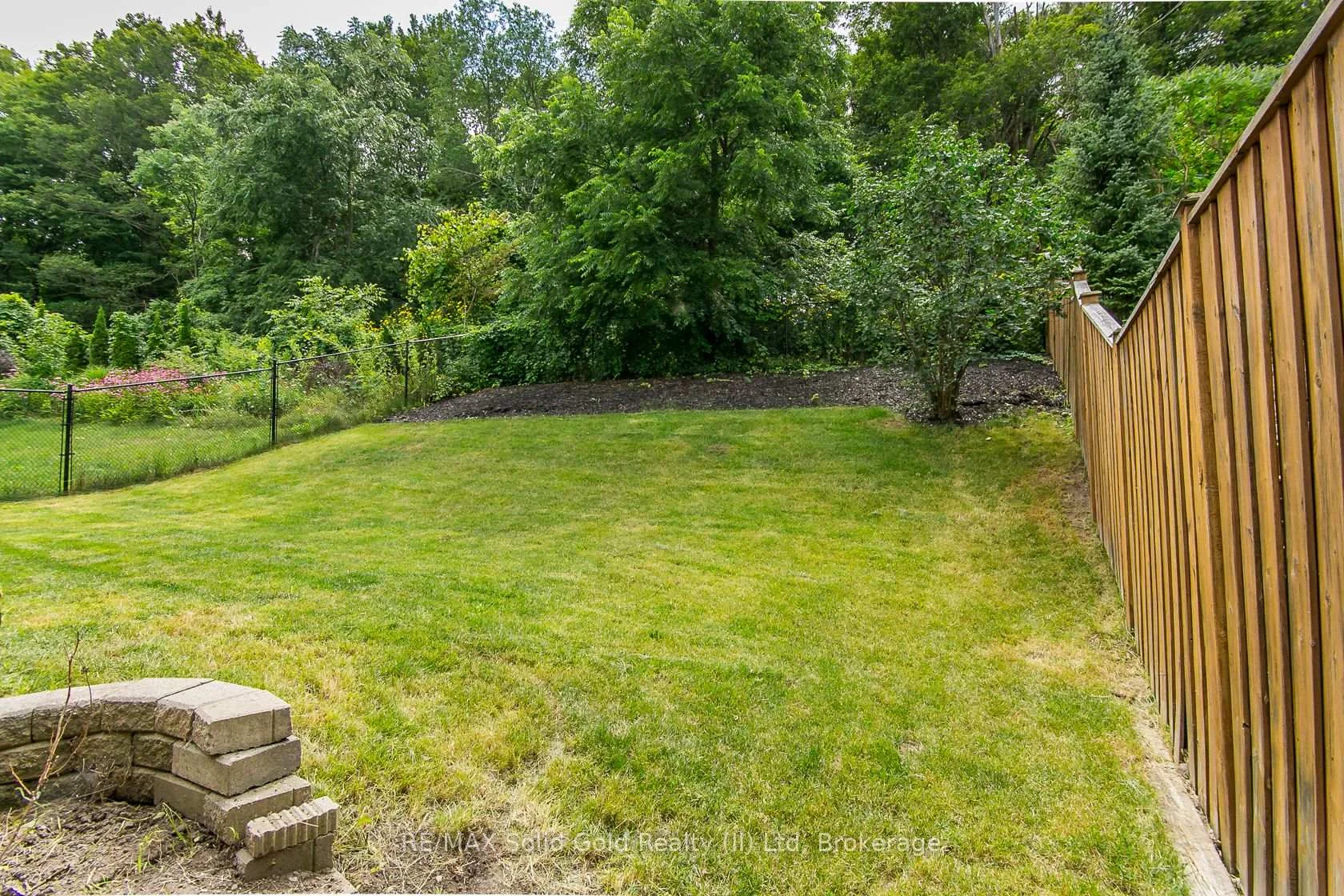 Photo 32 of 563 Woolgrass Avenue, Waterloo, Erbsville/Laurelwood — HOMEH