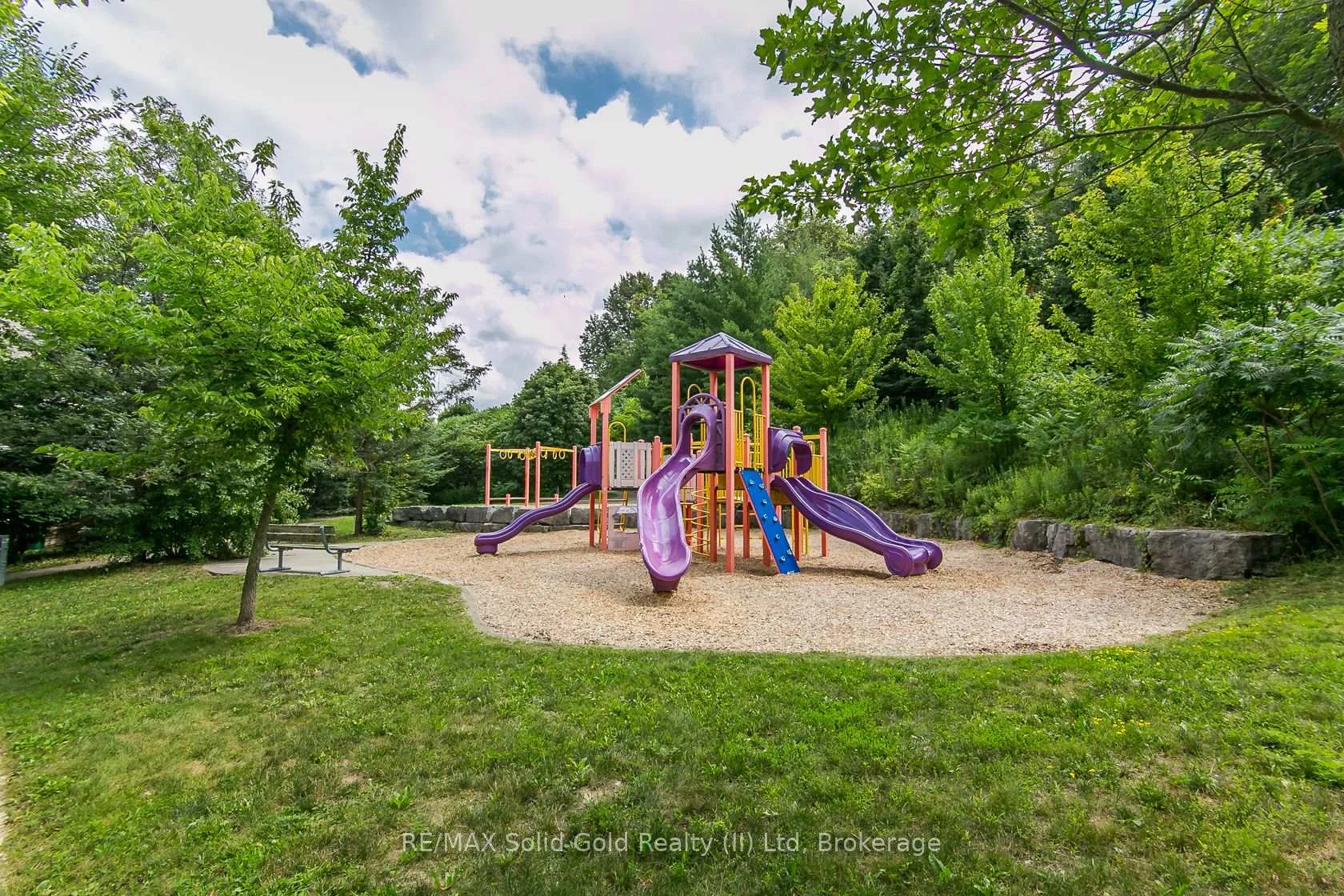 Photo 34 of 563 Woolgrass Avenue, Waterloo, Erbsville/Laurelwood — HOMEH