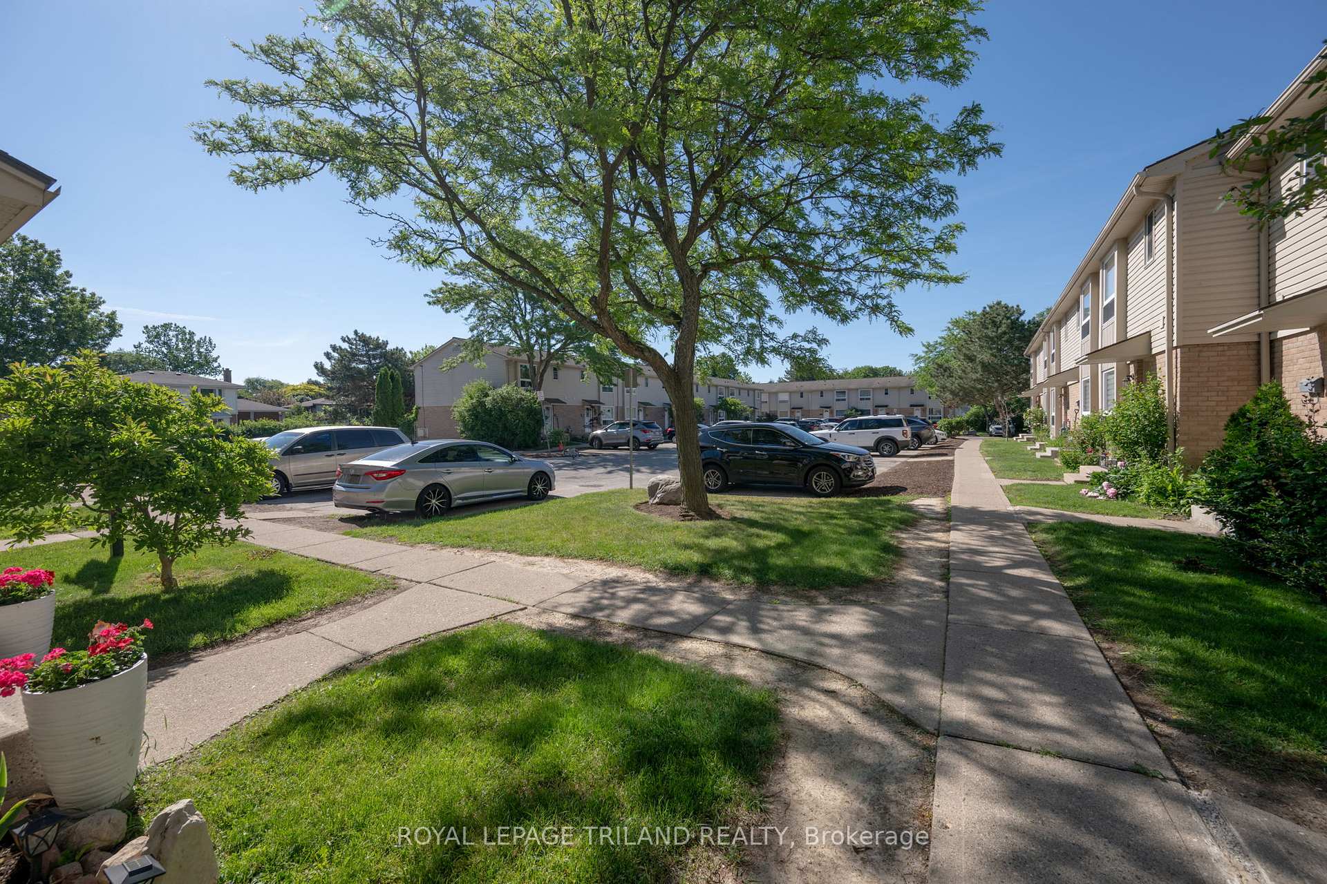 Front of Unit 28, 626 Wharncliffe Road S