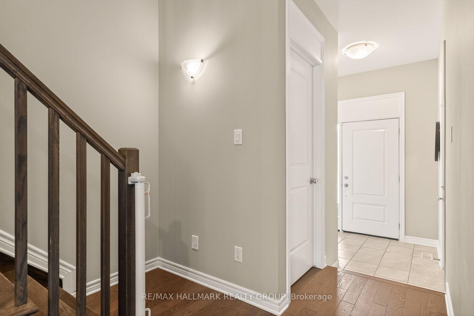 Photo 6 of 834 Cedar Creek Drive, Ottawa, Blossom Park/Kemp Park/Findlay Creek — HOMEH