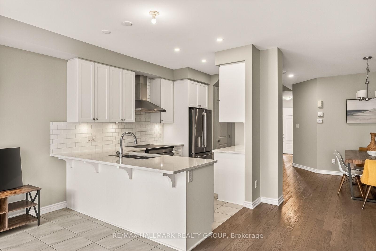 Photo 14 of 834 Cedar Creek Drive, Ottawa, Blossom Park/Kemp Park/Findlay Creek — HOMEH