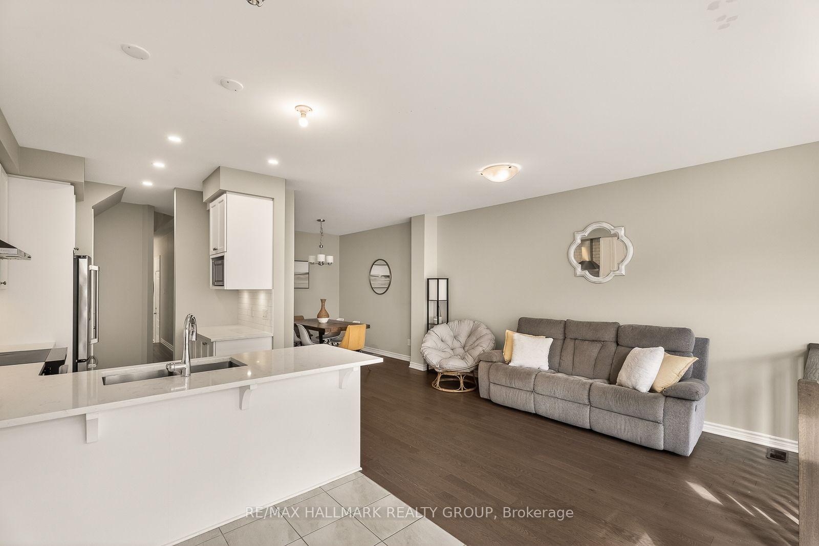 Photo 16 of 834 Cedar Creek Drive, Ottawa, Blossom Park/Kemp Park/Findlay Creek — HOMEH