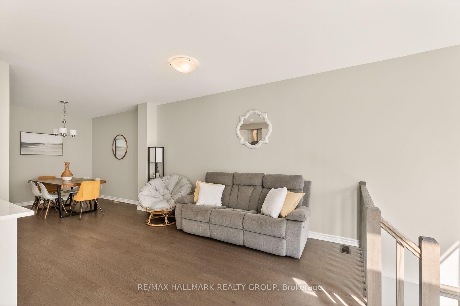 Photo 17 of 834 Cedar Creek Drive, Ottawa, Blossom Park/Kemp Park/Findlay Creek — HOMEH