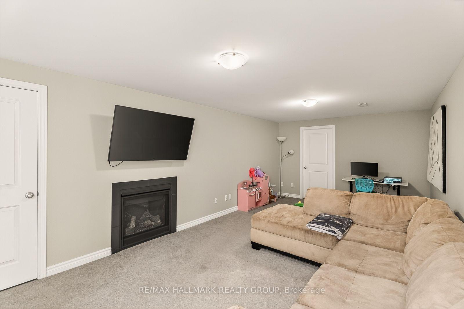 Photo 34 of 834 Cedar Creek Drive, Ottawa, Blossom Park/Kemp Park/Findlay Creek — HOMEH