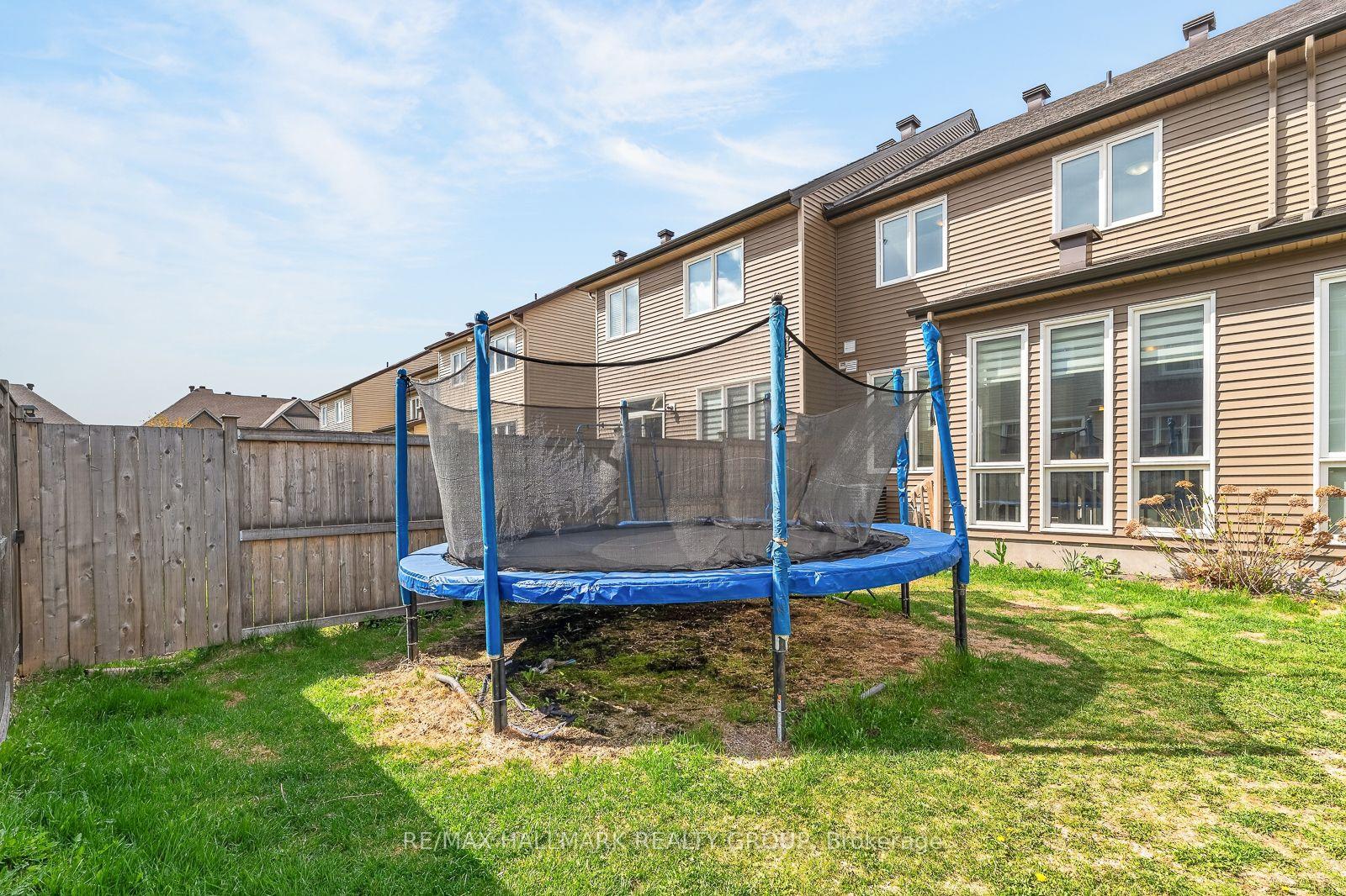Photo 36 of 834 Cedar Creek Drive, Ottawa, Blossom Park/Kemp Park/Findlay Creek — HOMEH
